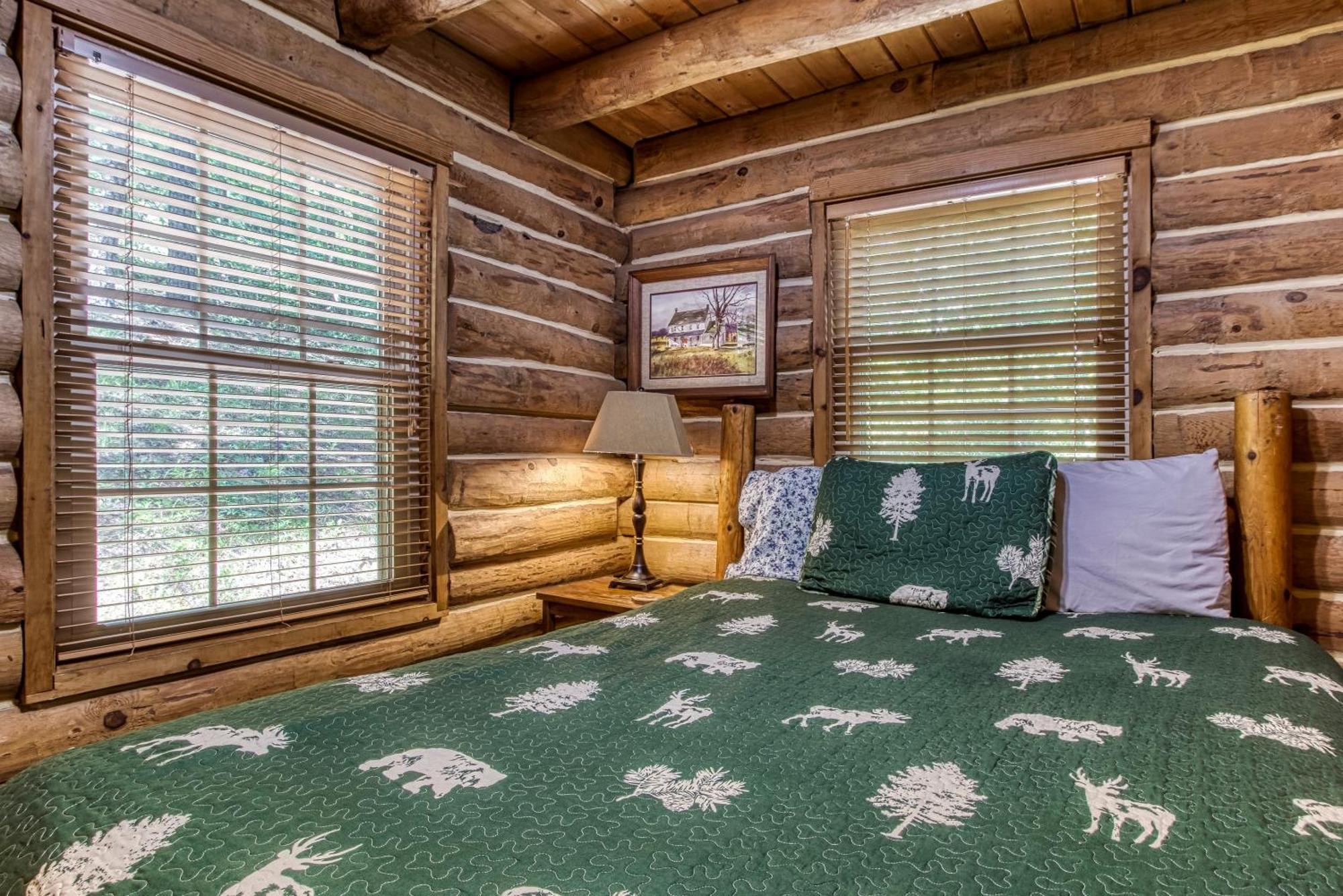 Very Private, Real Log Cabin With Hot Tub! Sevierville Exterior foto