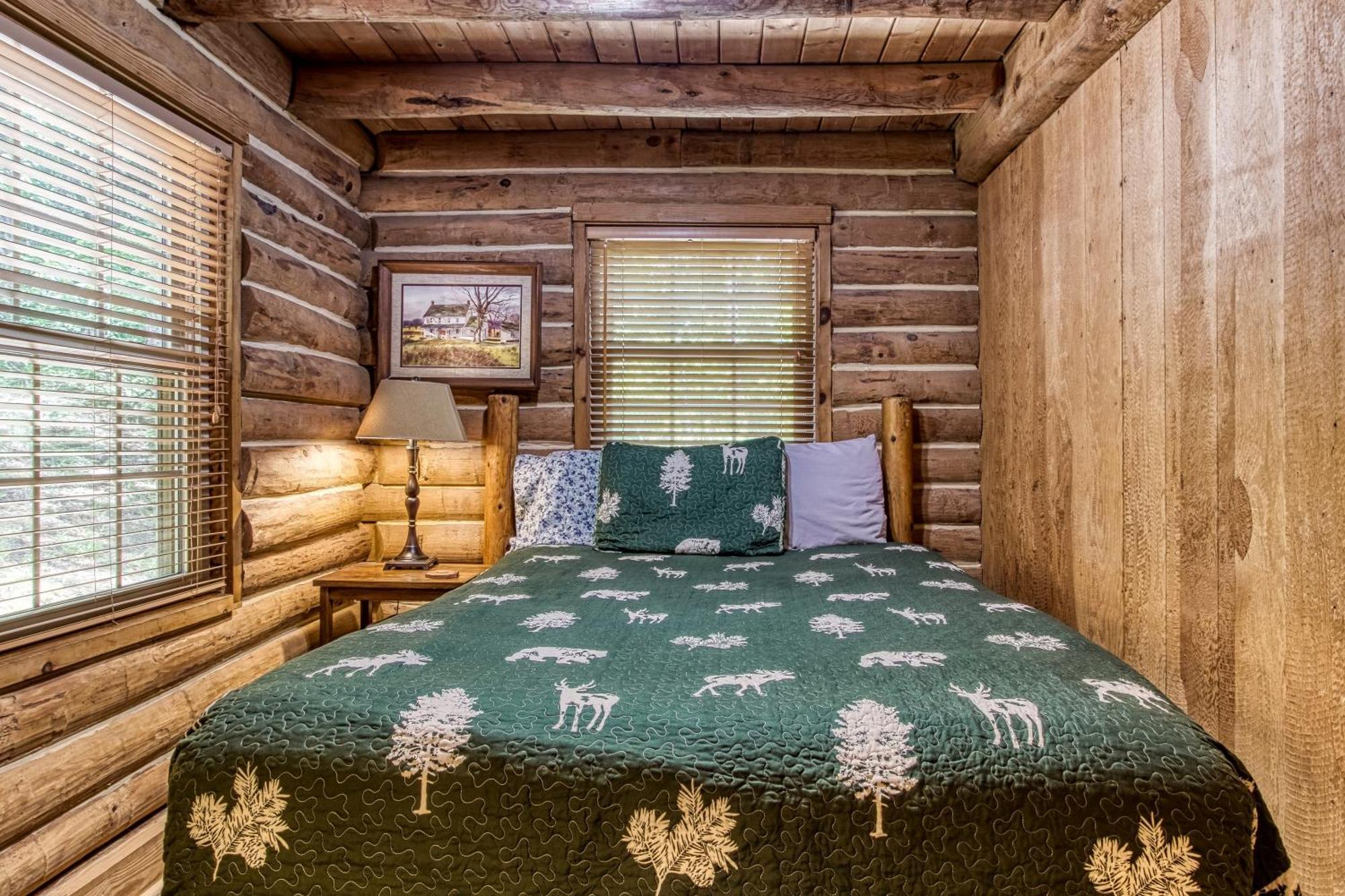Very Private, Real Log Cabin With Hot Tub! Sevierville Exterior foto